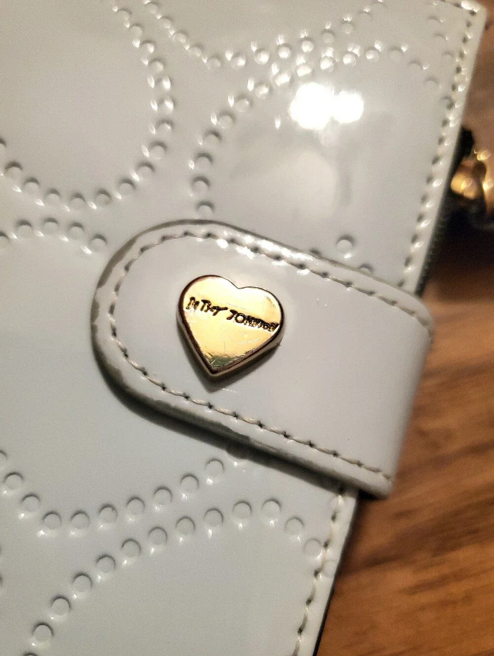 Betsey Johnson Small Heart Blue Patent Wallet - Picture 11 of 12